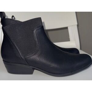 Aerosoles Black Chelsea Ankle Boots Low Block Heel Gold Hardware Women's Size 9